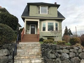 1920 E Jefferson St in Seattle, WA - Building Photo