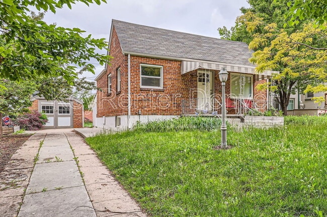 property at 2727 N Raleigh St