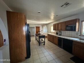 7655 W Ave A2 in Lancaster, CA - Building Photo - Building Photo