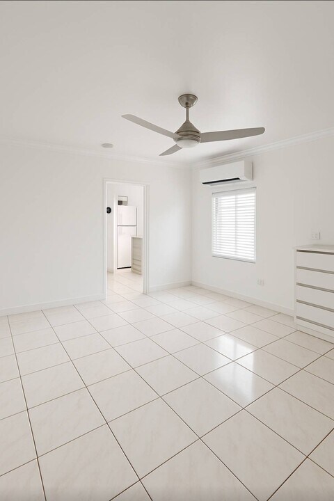 8540 SW 16th St in Miami, FL - Building Photo