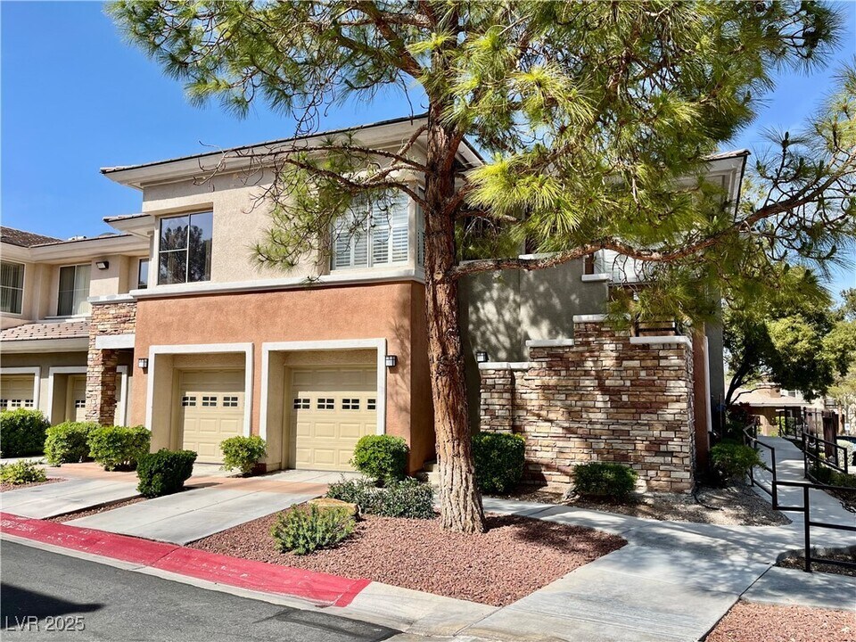 652 Peachy Canyon Cir in Las Vegas, NV - Building Photo