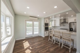 869 Beach St in Lindenhurst, NY - Building Photo - Building Photo