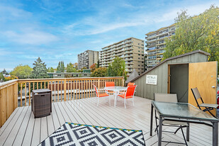 El Mondo Apartments in Seattle, WA - Foto de edificio - Building Photo