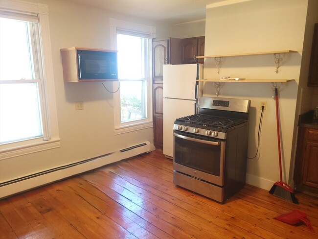 136 Coleridge St in Boston, MA - Building Photo - Building Photo