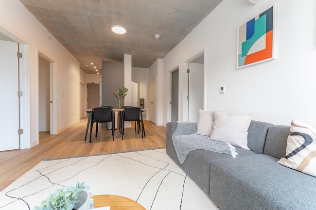 521 50th Ave, Unit 3C in Long Island City, NY - Building Photo - Building Photo