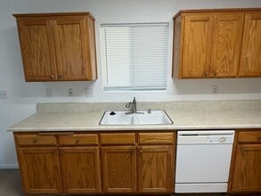 1303 Vine St in Exeter, CA - Building Photo - Building Photo