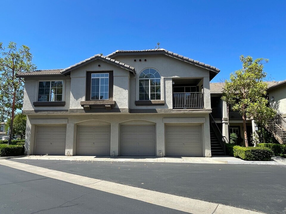10 Chaumont Cir in Lake Forest, CA - Building Photo