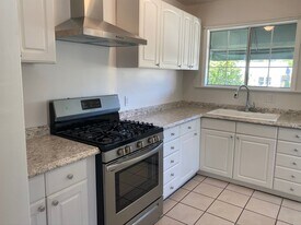 1597 Grandola Ave in Los Angeles, CA - Building Photo