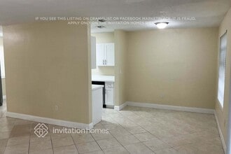 10221 Dolphin Rd in Cutler Bay, FL - Building Photo - Building Photo