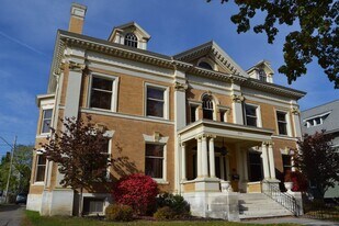 378 W Church St, Unit 1 in Elmira, NY - Building Photo