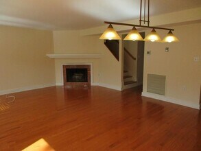 697 Hammond St in Brookline, MA - Building Photo - Building Photo