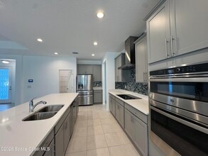 414 Loymer Cir in Merritt Island, FL - Foto de edificio - Building Photo