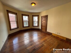 8 Sunset St, Unit 3 in Boston, MA - Foto de edificio - Building Photo