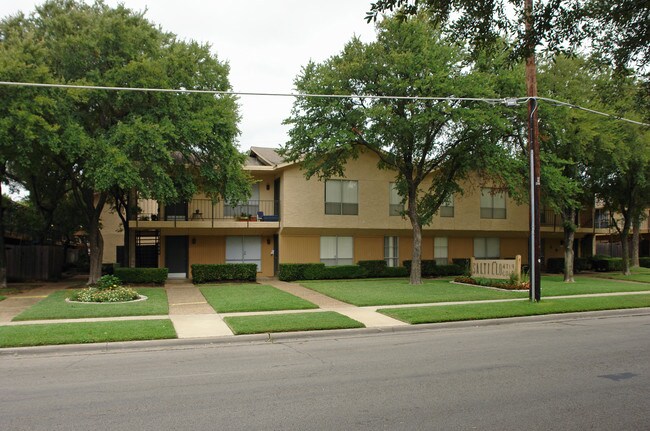 Saltillo in Dallas, TX - Foto de edificio - Building Photo