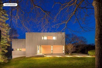 46 Cleveland Dr in Montauk, NY - Building Photo - Building Photo