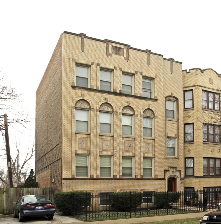 6150 N Hamilton Ave in Chicago, IL - Building Photo