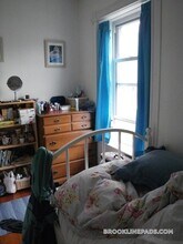 1905 Beacon St, Unit 3F in Brookline, MA - Foto de edificio - Building Photo