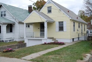 6726 Betts Ave in North College Hill, OH - Building Photo