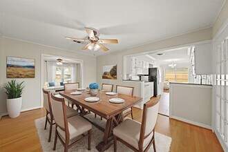 10803 Doud St in Houston, TX - Foto de edificio - Building Photo