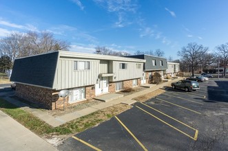 Madison Links Apartments in Peoria, IL - Building Photo - Building Photo