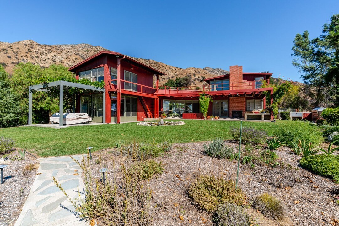 650 Baldwin Ct in Sierra Madre, CA - Building Photo