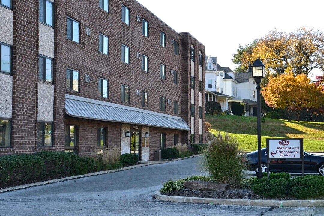 Parkwoode II in Ridley Park, PA - Building Photo