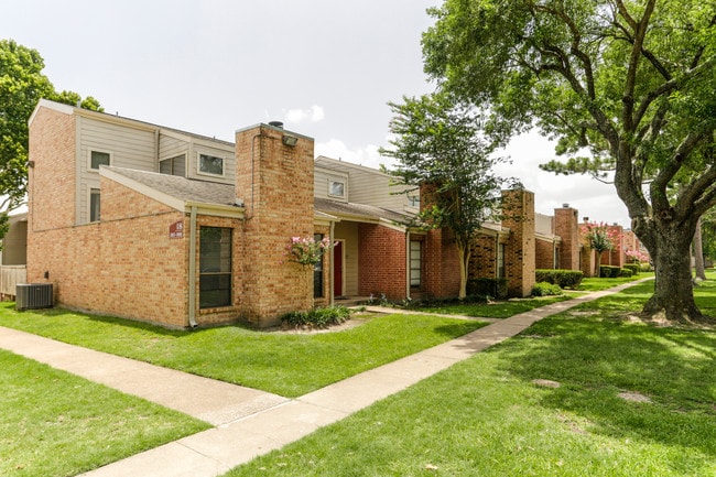 The Place At Green Trails in Katy, TX - Foto de edificio - Building Photo