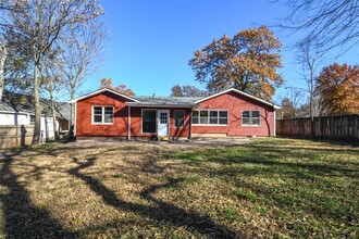 706 N Mt Olive St, Unit 13 in Siloam Springs, AR - Building Photo - Building Photo