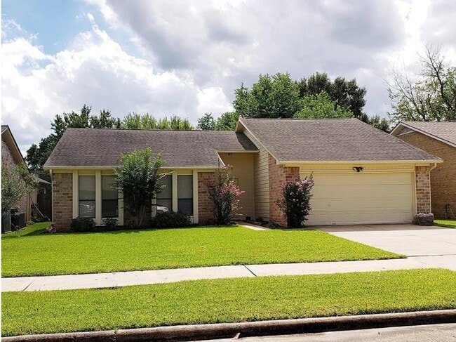 3038 Shawnee Dr