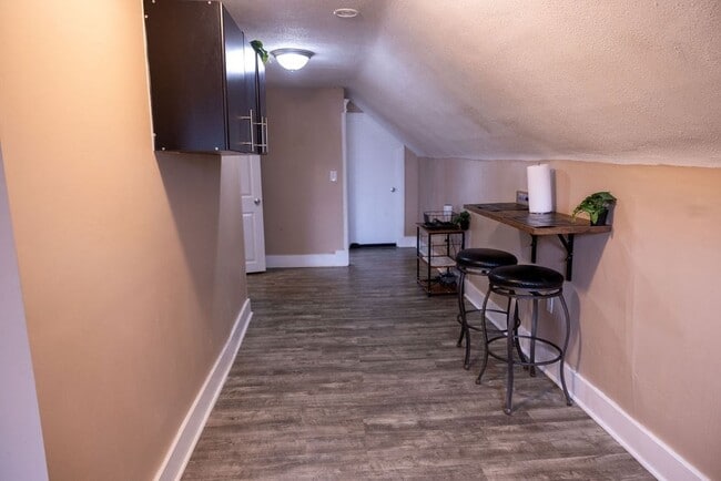 38 Greenacre Square in Springfield, MA - Foto de edificio - Building Photo