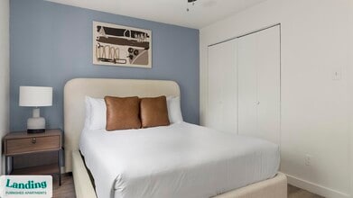 1225 E Pleasant Run Rd in Desoto, TX - Foto de edificio - Building Photo