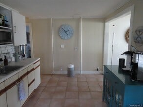 67 Prospect St in Babylon, NY - Building Photo - Building Photo