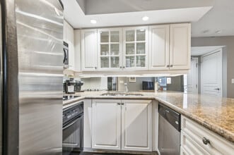 1104-140 Simcoe St in Toronto, ON - Building Photo - Building Photo