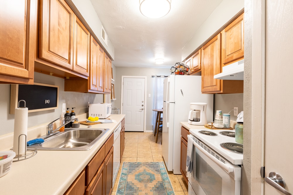 The Paddock on Park Row Apartment Homes in Arlington, TX - Foto de edificio