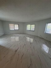 5731 NE 18th Ave in Fort Lauderdale, FL - Building Photo - Building Photo