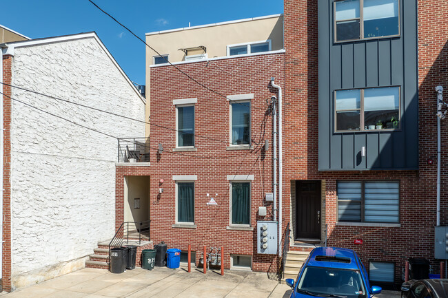 825 N 20th St in Philadelphia, PA - Building Photo - Building Photo