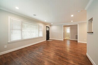 1229 Timbergrove Ln in Houston, TX - Building Photo - Building Photo
