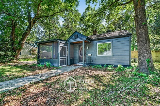 property at 5 Paula Dr