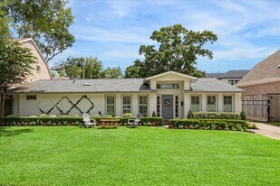 6249 Olympia Dr in Houston, TX - Building Photo