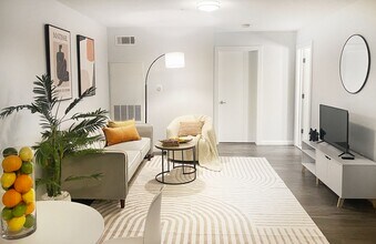 1505 Commonwealth Ave in Boston, MA - Building Photo - Building Photo