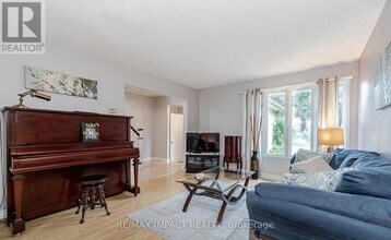 39 Courtleigh Square in Brampton, ON - Building Photo - Building Photo