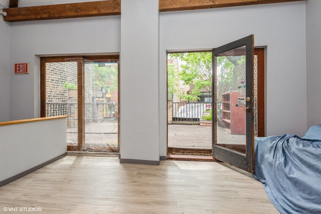 1418 W Taylor St in Chicago, IL - Building Photo