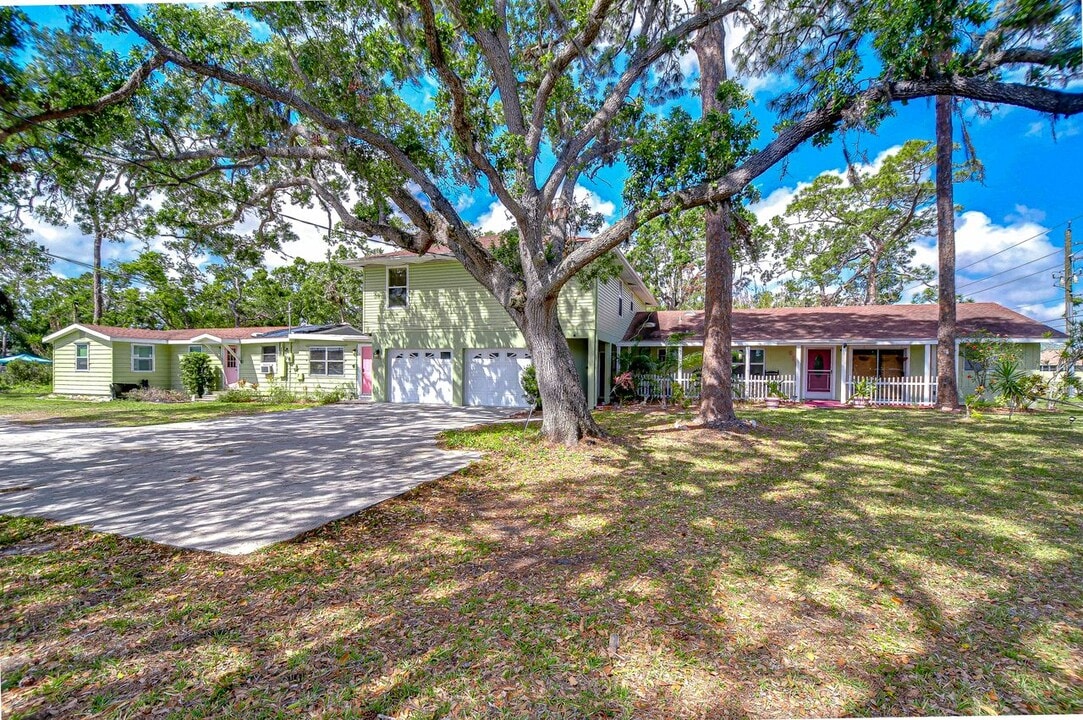 5114 33rd St E, Unit Palm Apt in Bradenton, FL - Foto de edificio