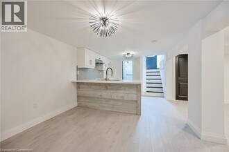 201 Stewartdale Ave in Hamilton, ON - Building Photo - Building Photo