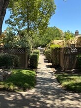 5008 Bremner Way, Unit 1 in Sacramento, CA - Building Photo - Building Photo
