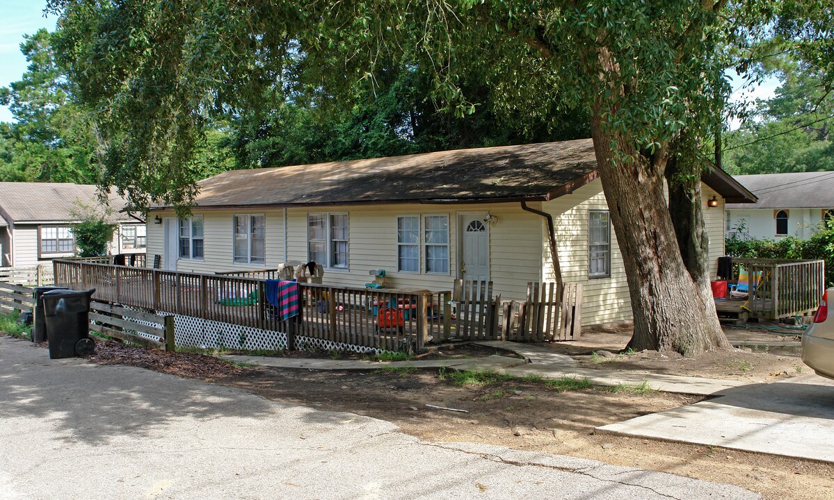 3136 Mission Rd in Tallahassee, FL - Building Photo