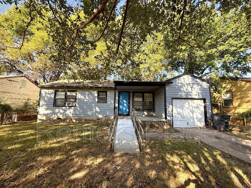 4324 N Iroquois Ave in Tulsa, OK - Building Photo