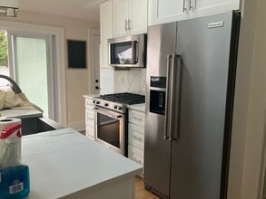 296 Reef Rd in Fairfield, CT - Building Photo - Building Photo