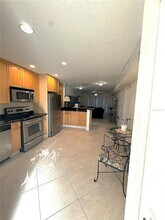 11605 3rd St E, Unit 306 in Treasure Island, FL - Foto de edificio - Building Photo