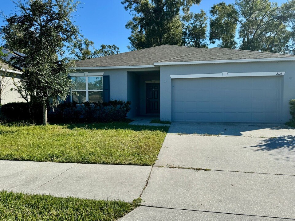 286 E Fiesta Key Loop in DeLand, FL - Building Photo